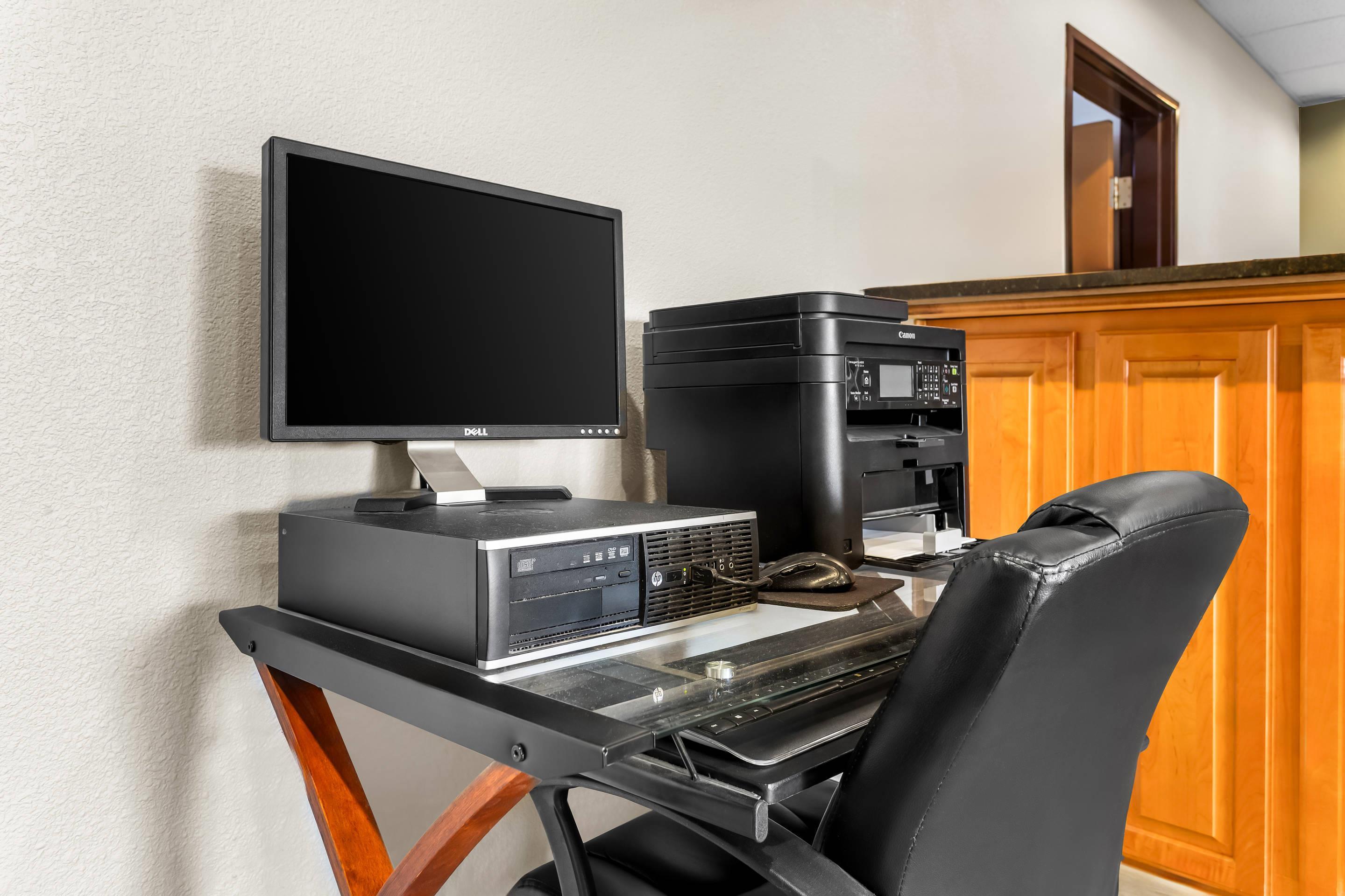 Business center | Quality Inn