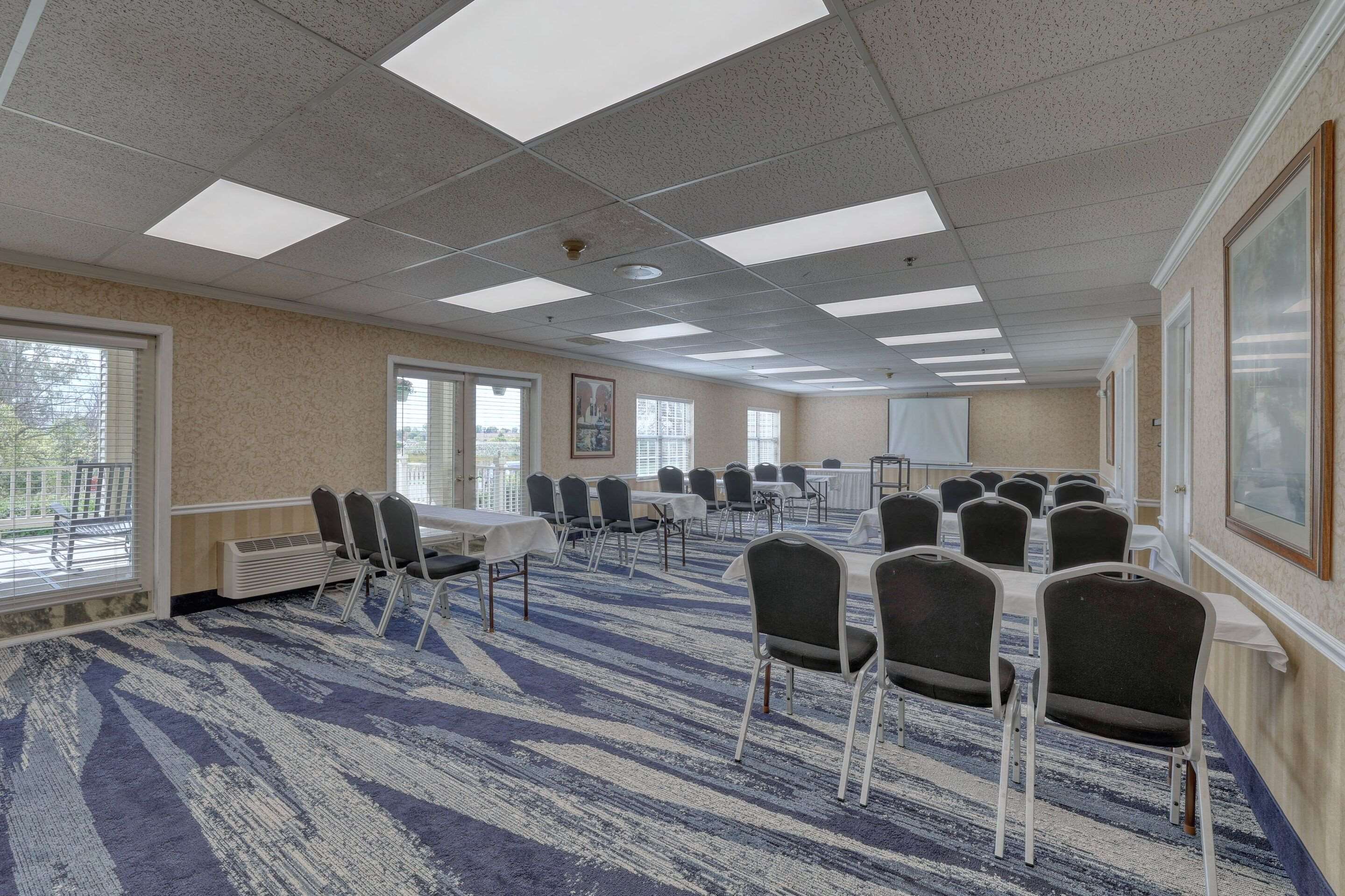Meeting room | Comfort Suites Appleton Airport