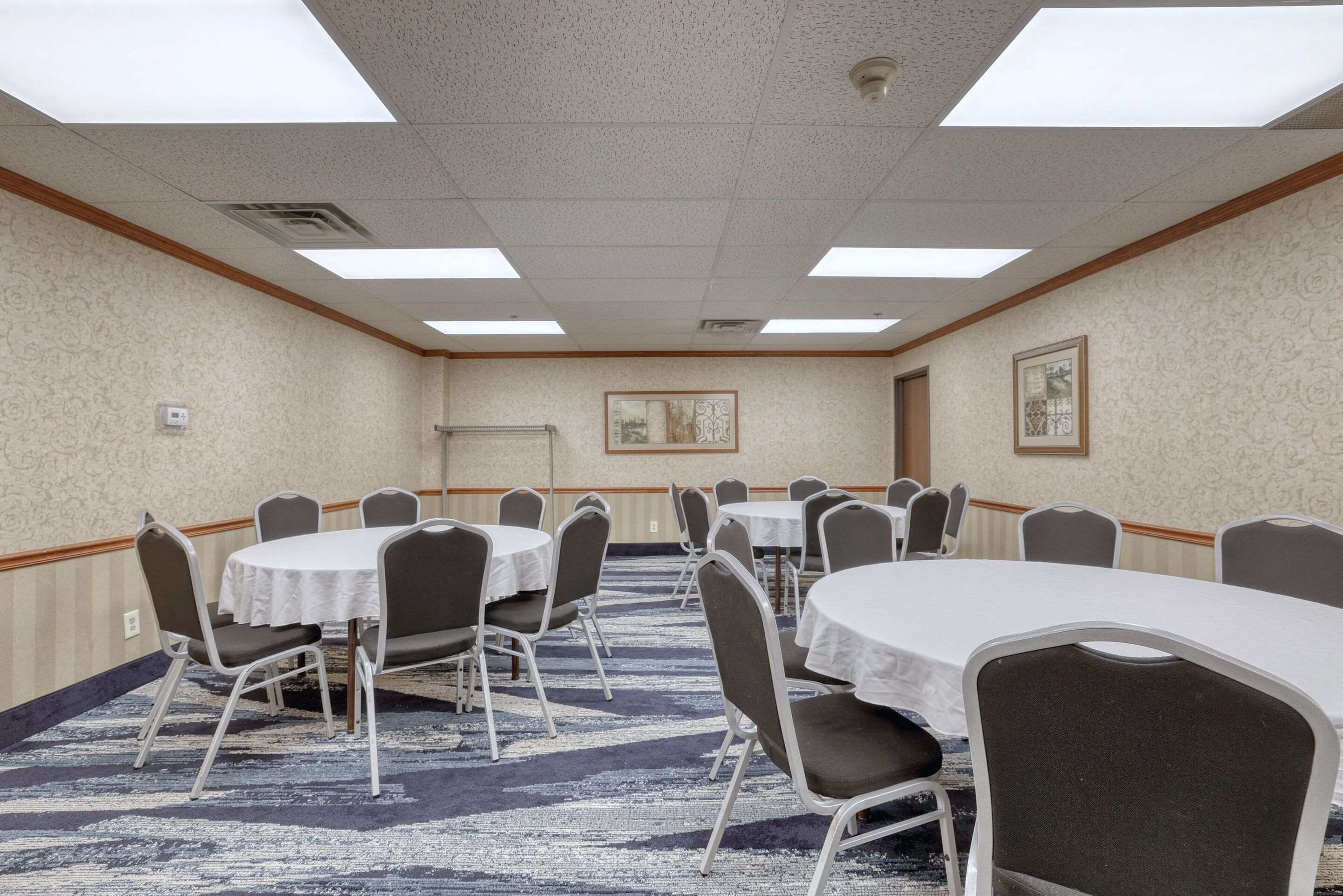 Meeting room | Comfort Suites Appleton Airport