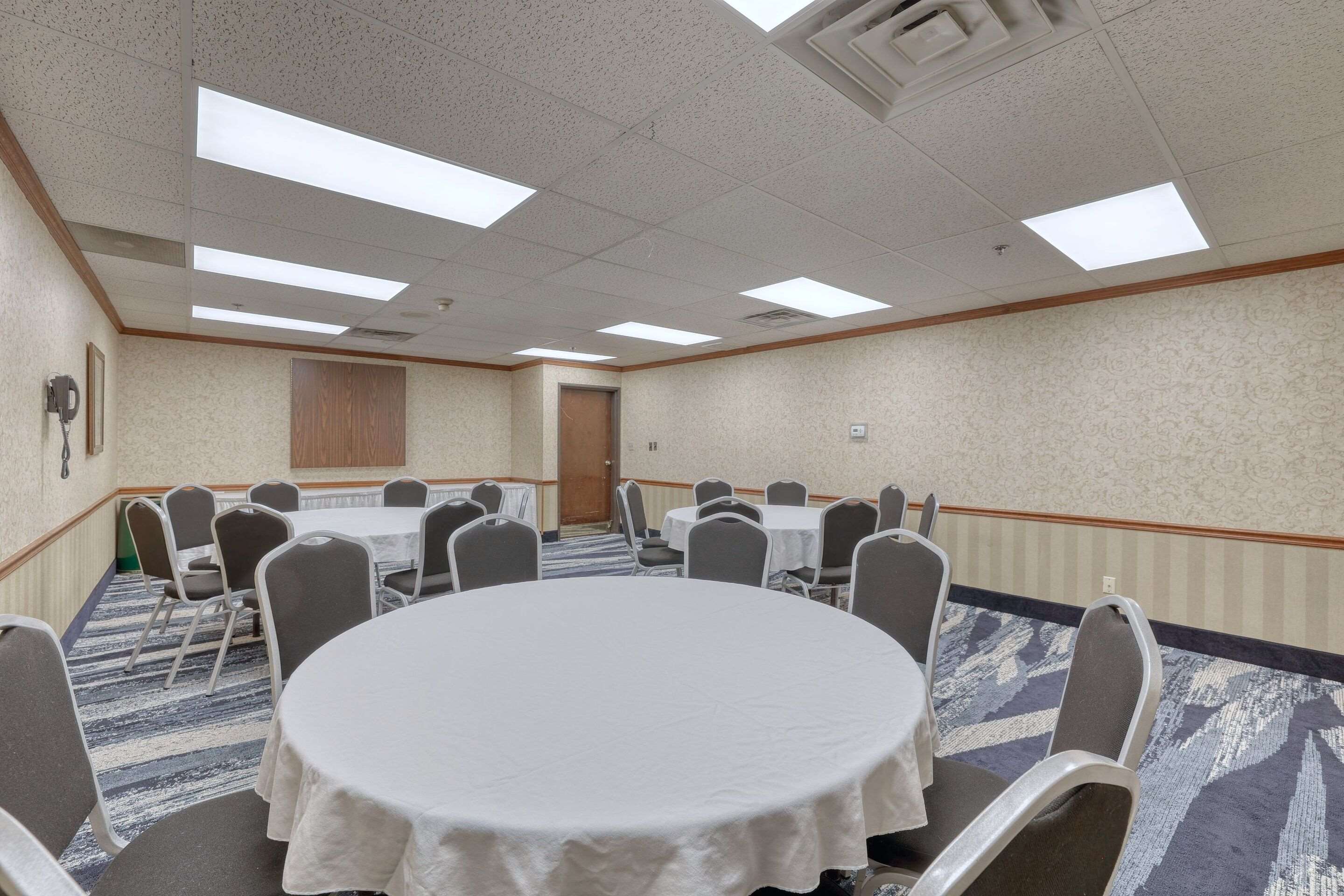 Meeting room | Comfort Suites Appleton Airport