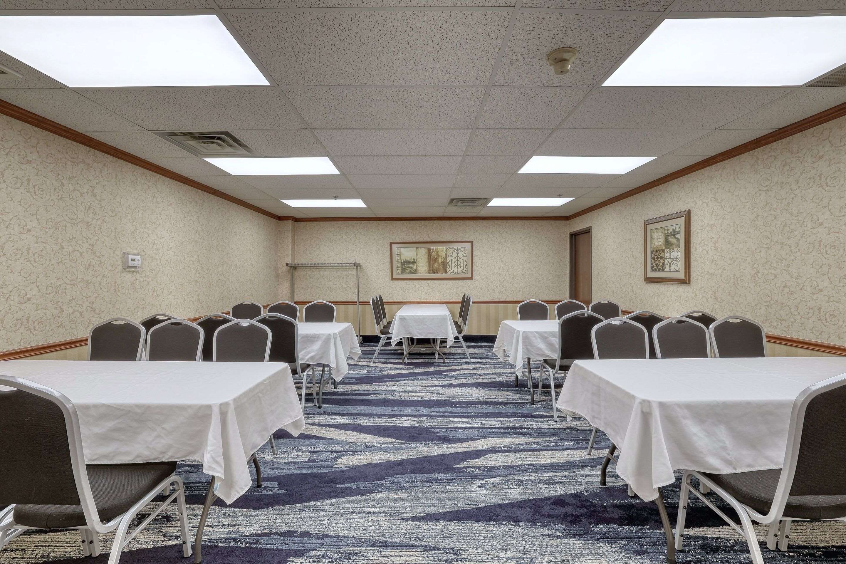 Meeting room | Comfort Suites Appleton Airport