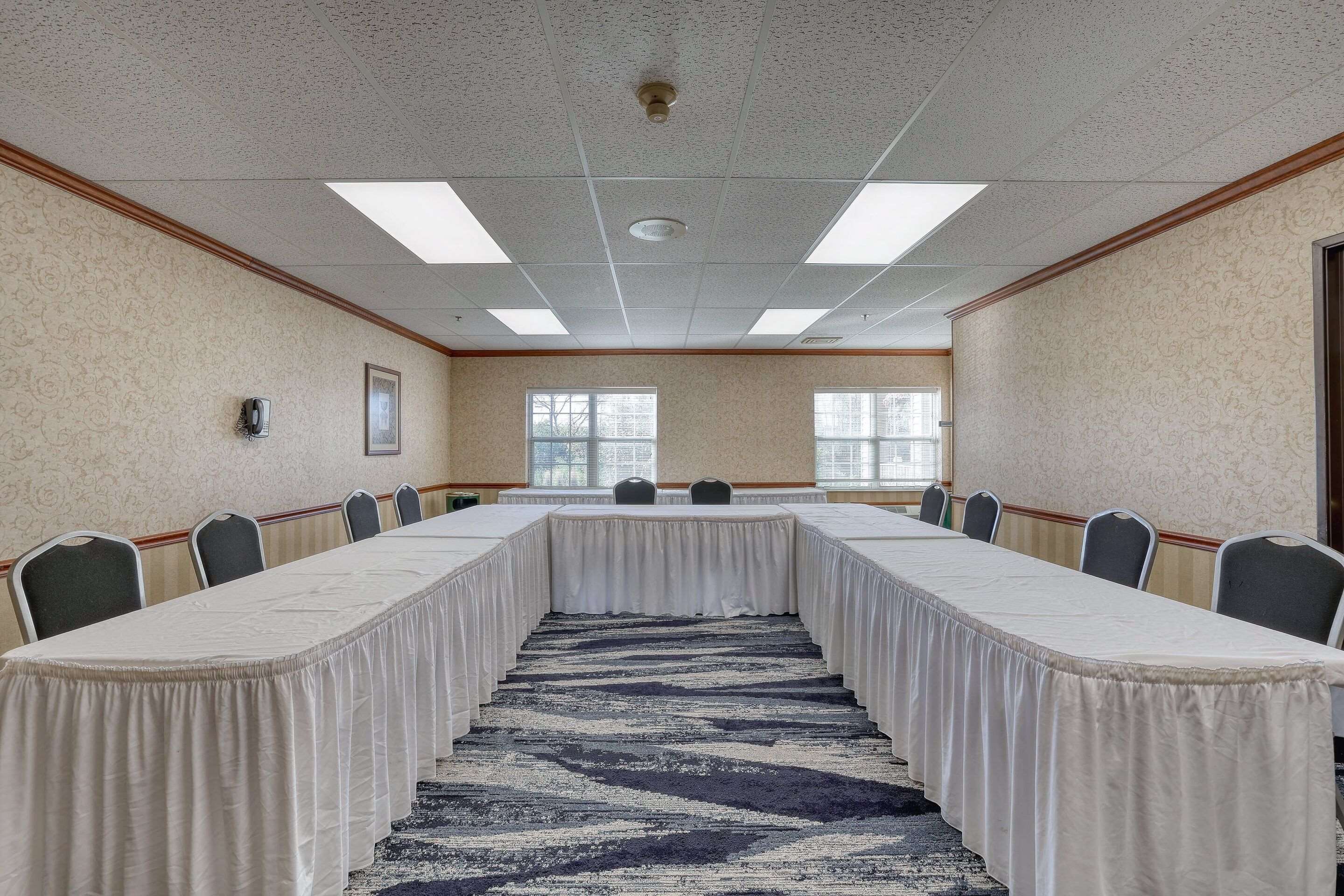 Meeting room | Comfort Suites Appleton Airport
