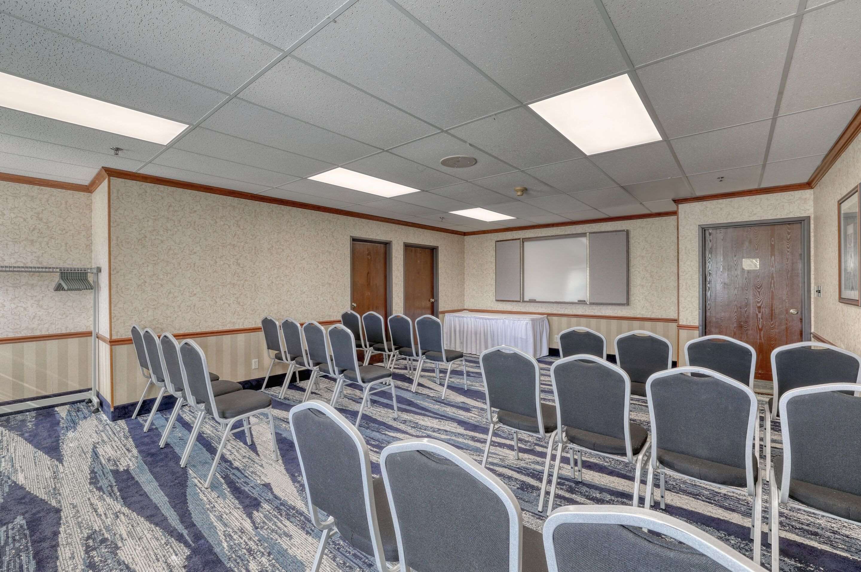 Meeting room | Comfort Suites Appleton Airport