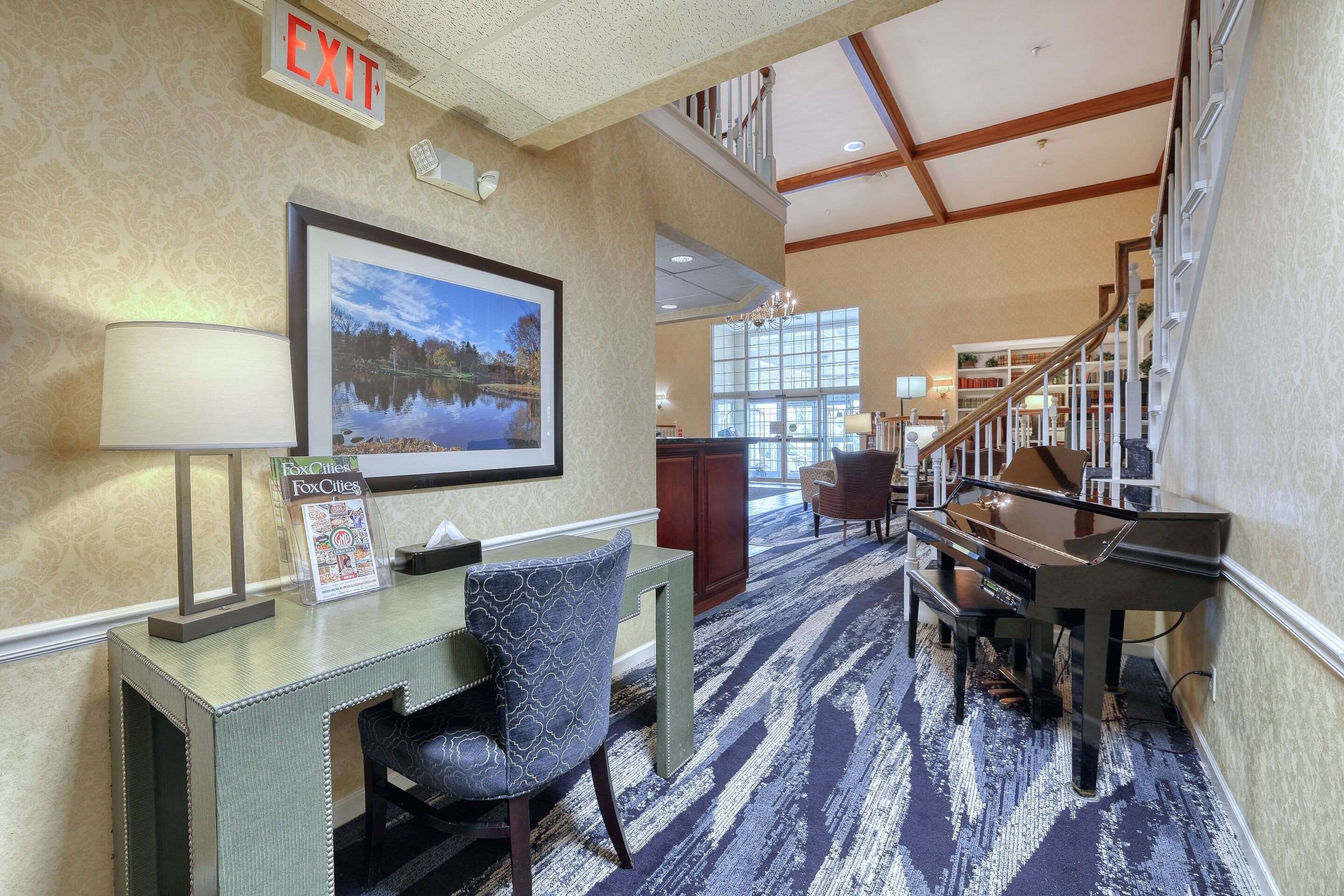 Lobby | Comfort Suites Appleton Airport
