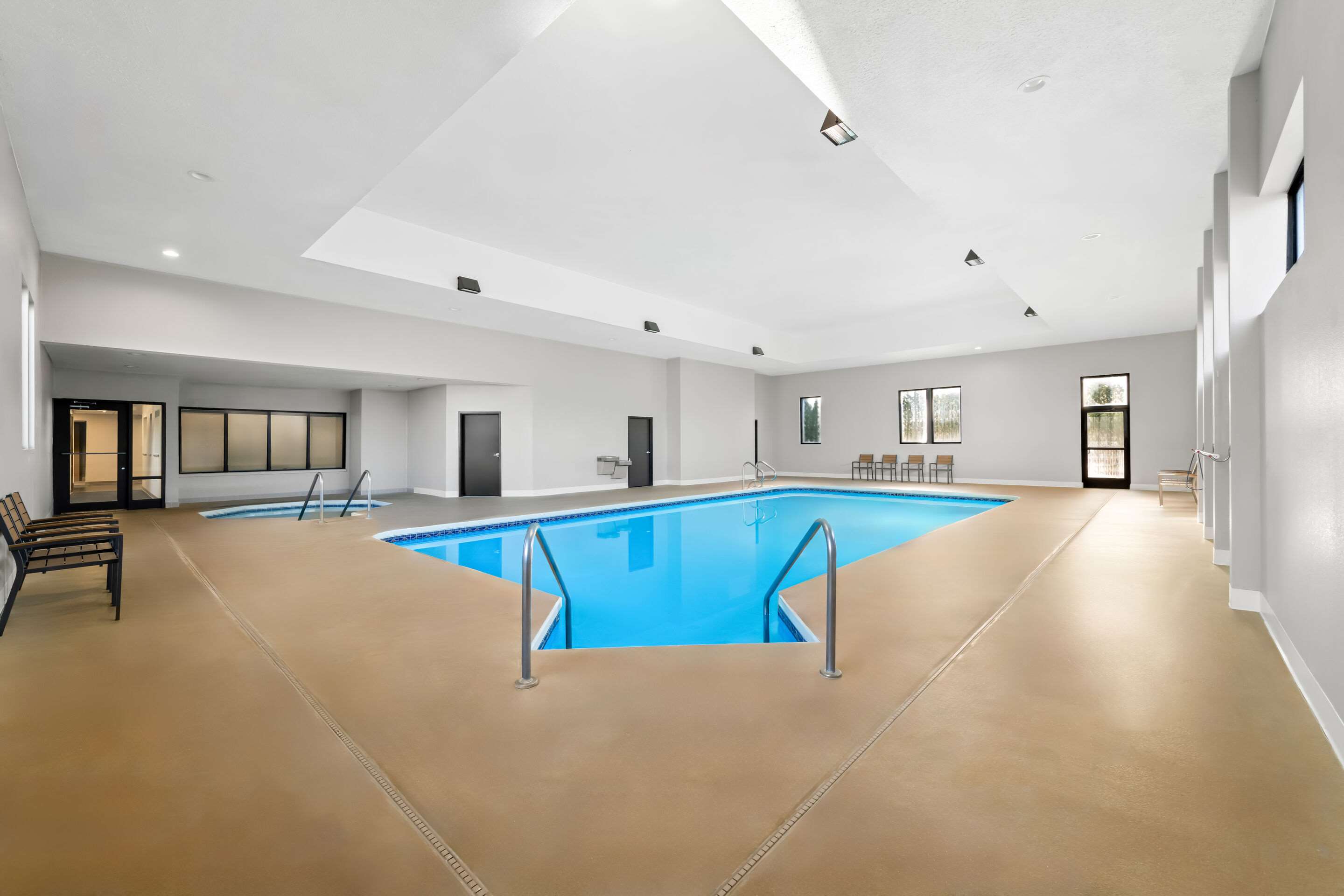 Indoor pool | Comfort Suites