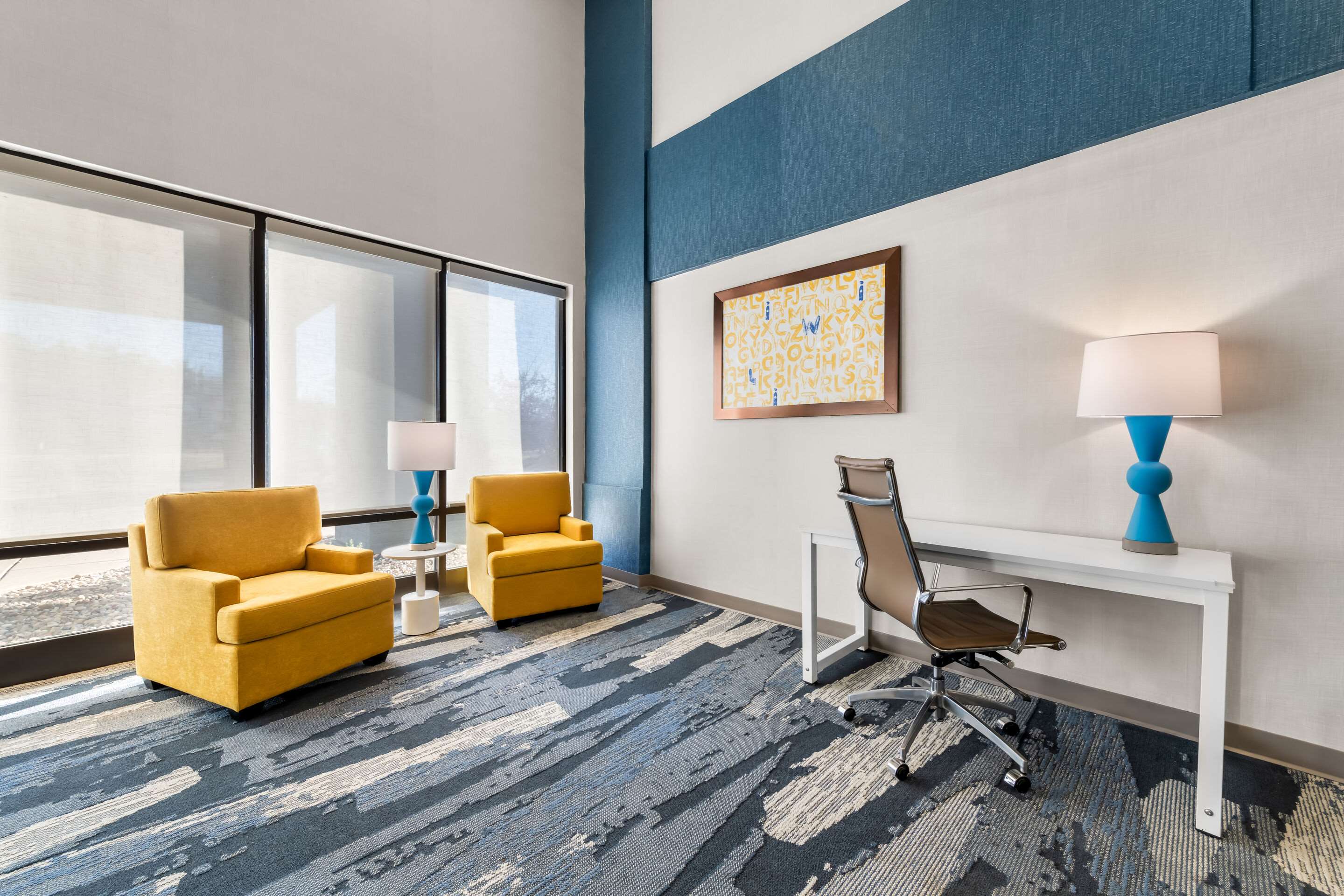 Lobby with sitting area | Comfort Suites