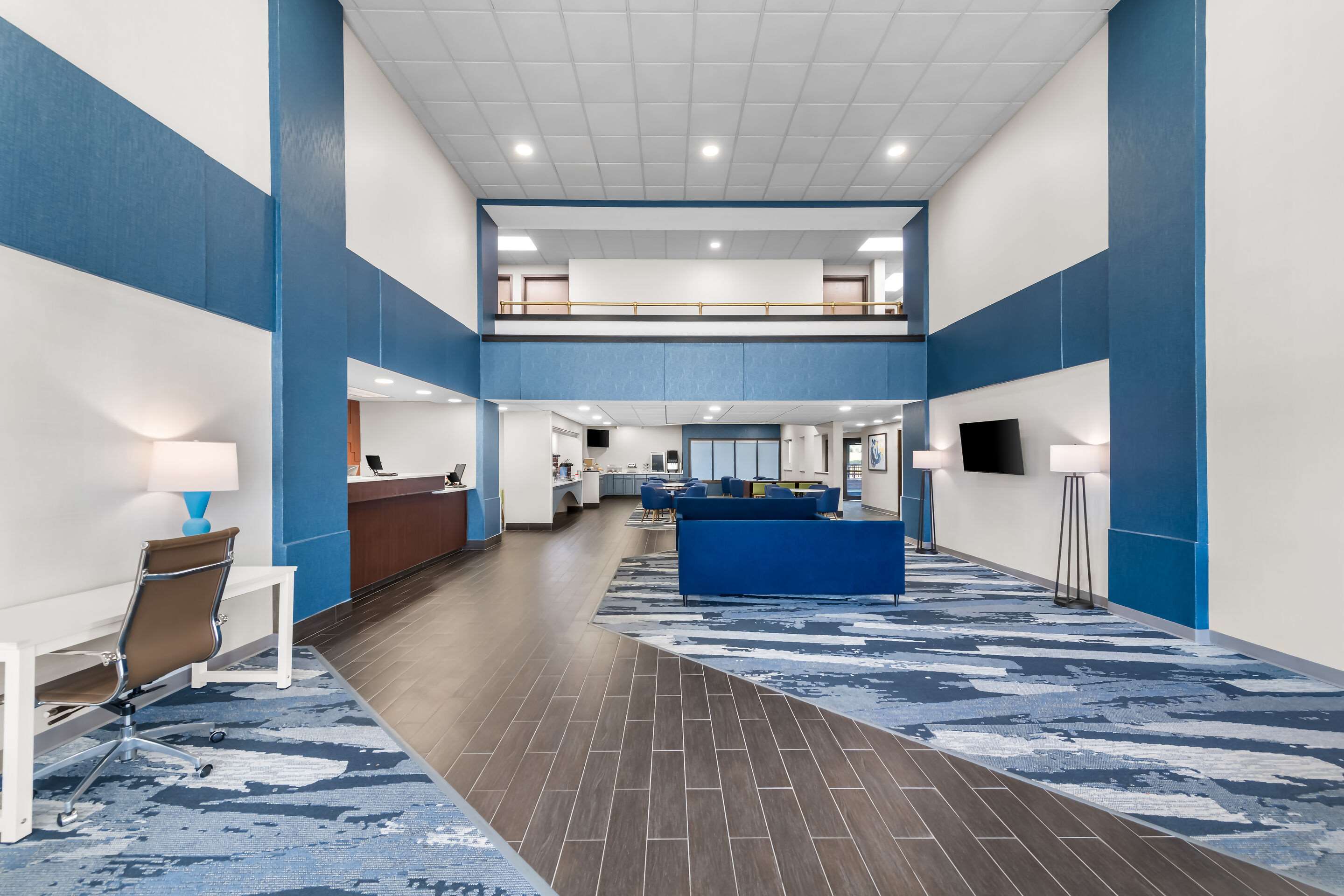 Spacious lobby | Comfort Suites