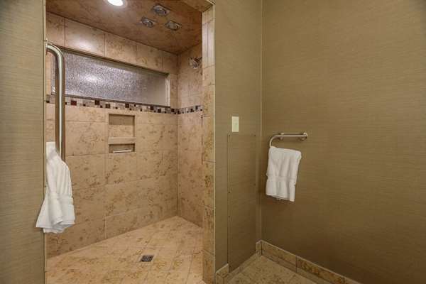 Suite - Comfort Suites Green Bay