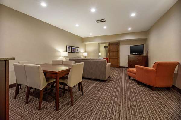 Suite - Comfort Suites Green Bay