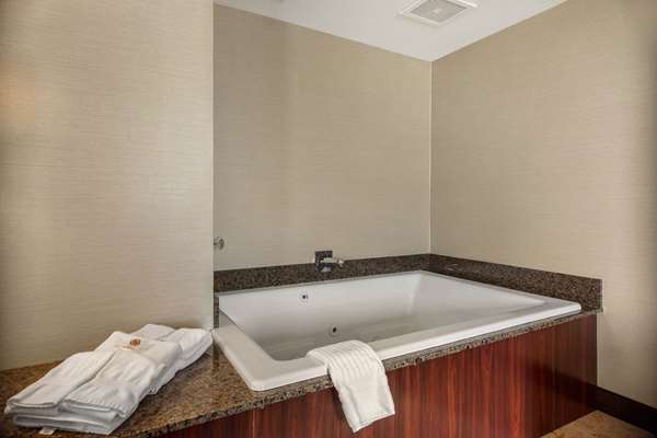 Suite - Comfort Suites Green Bay