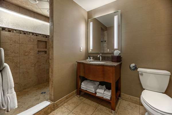 Suite - Comfort Suites Green Bay