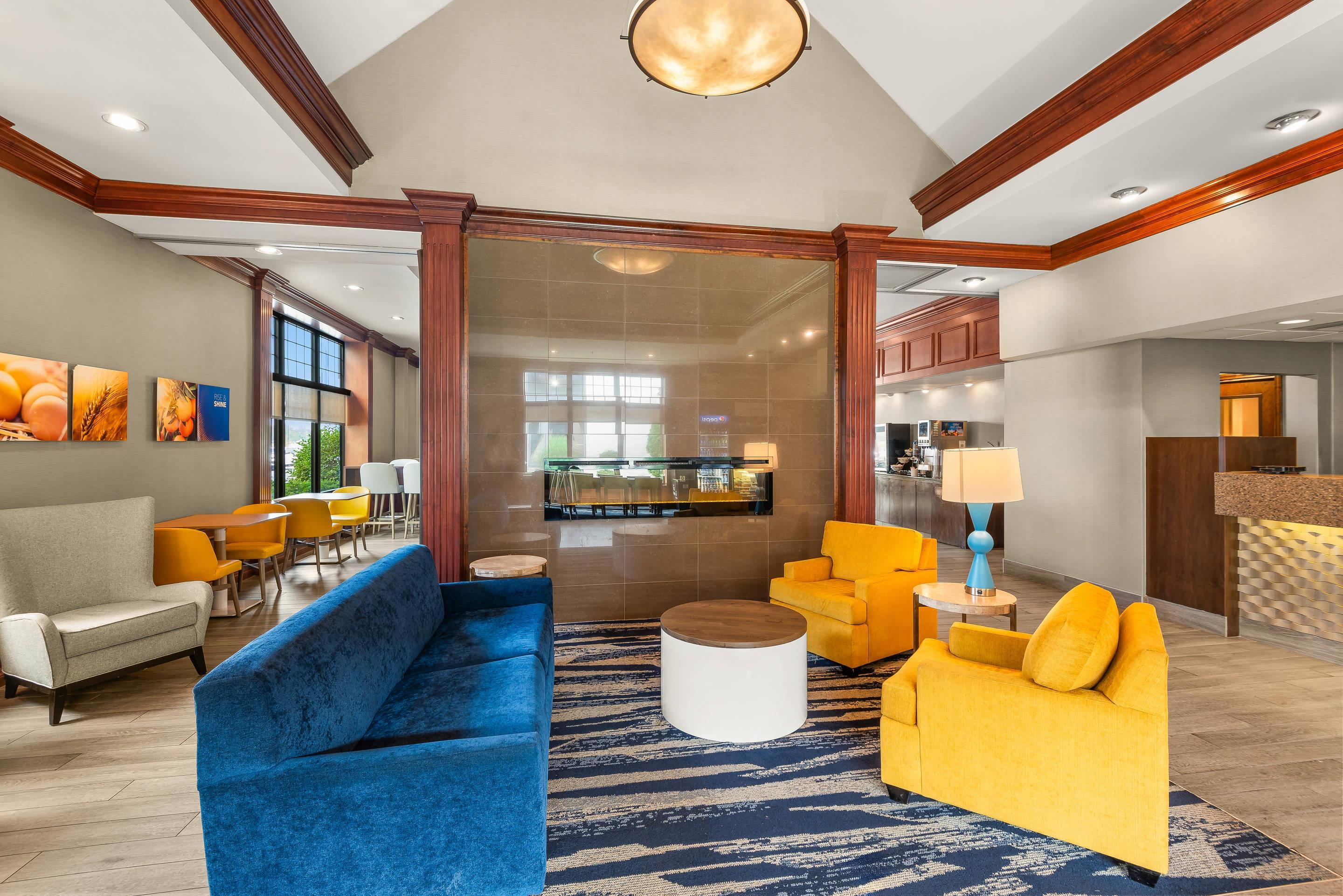 Lobby with sitting area