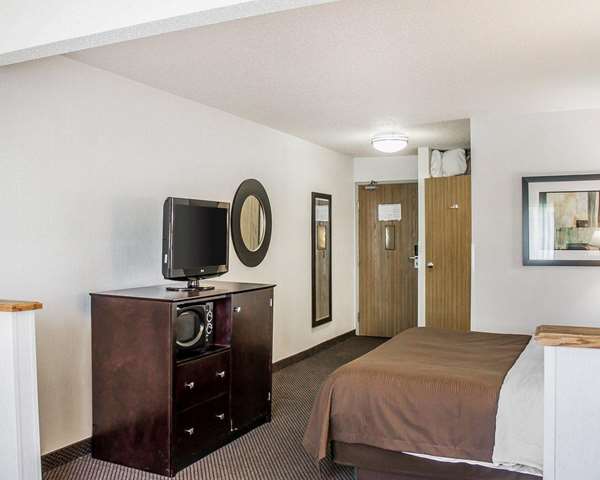 Suite - Quality Inn & Suites Sturgeon Bay