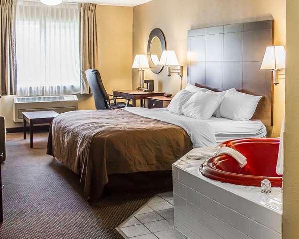 Suite - Quality Inn & Suites Sturgeon Bay