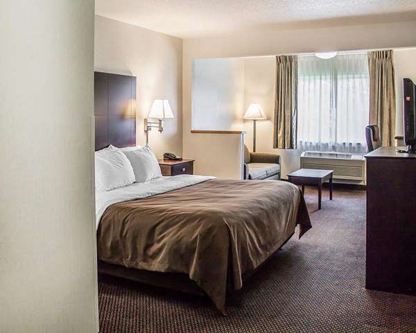 Suite - Quality Inn & Suites Sturgeon Bay