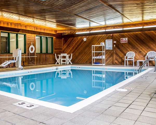 Pool - Quality Inn Minocqua