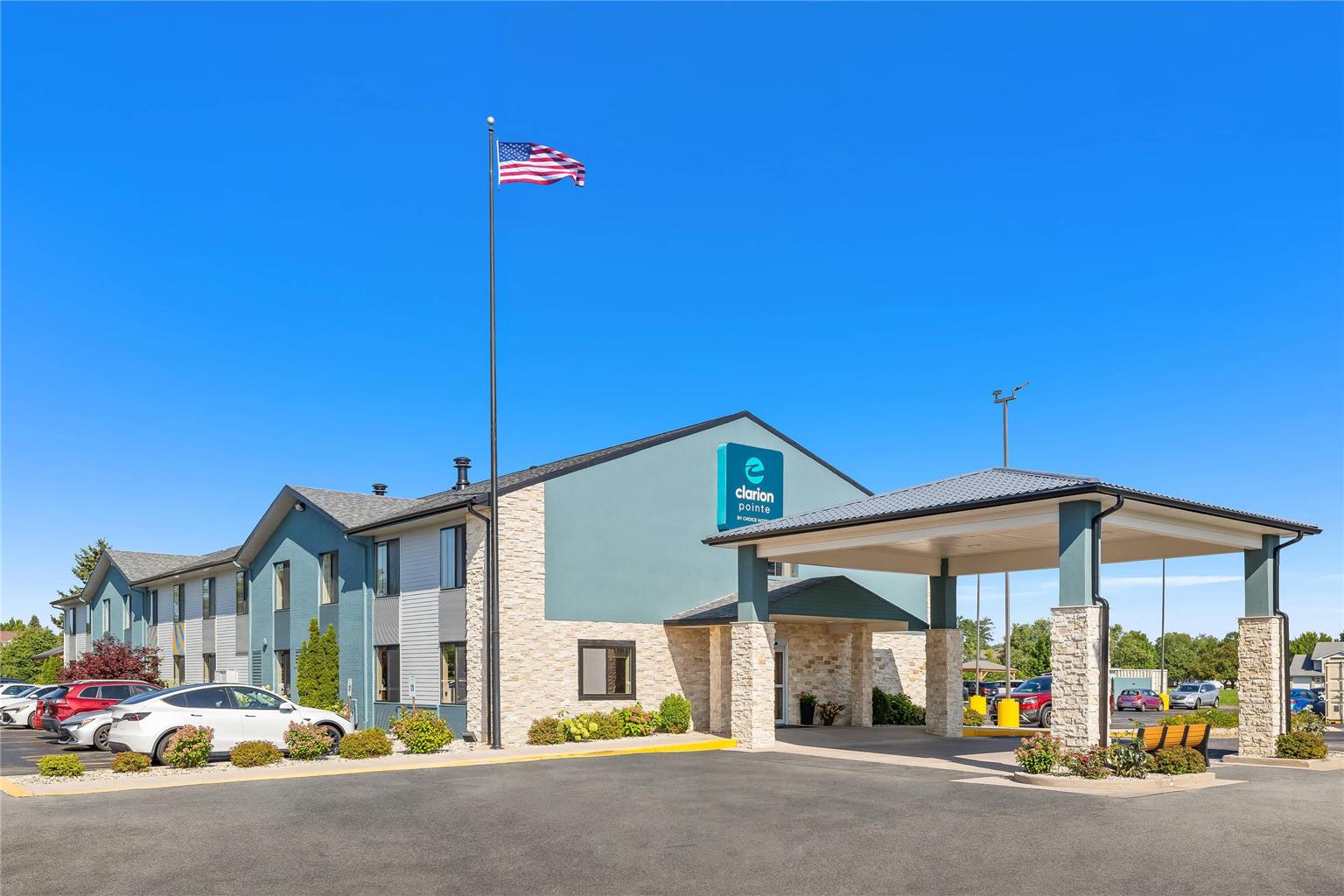 Clarion Pointe Racine-Mount Pleasant
