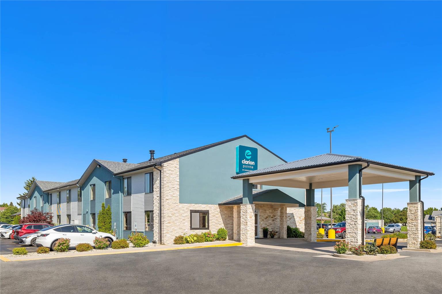 Clarion Pointe Racine-Mount Pleasant