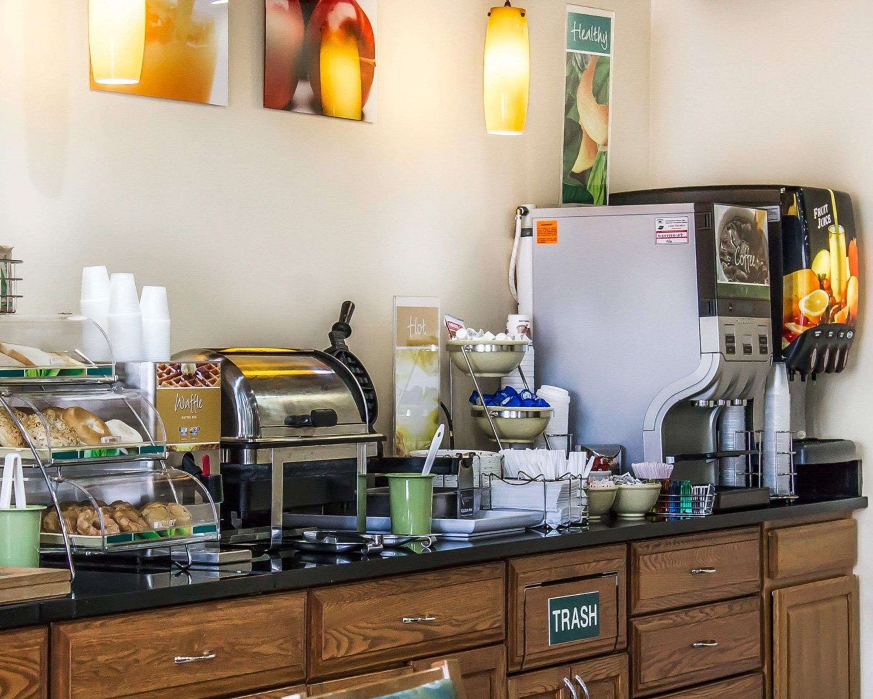 Free hot breakfast | Quality Inn Manitowoc