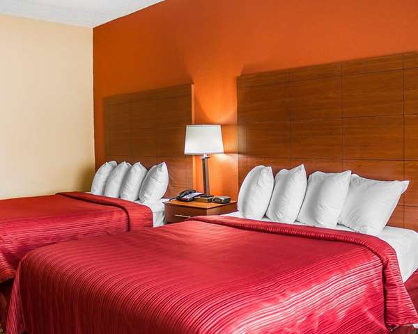  - Quality Inn Manitowoc - I-43, Exit 149