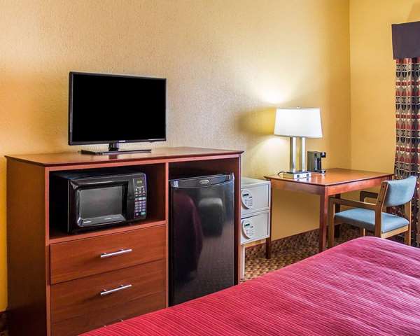 - Quality Inn Manitowoc - I-43, Exit 149