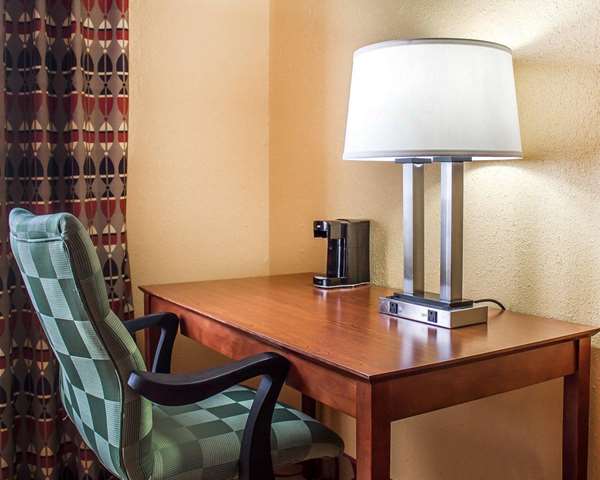  - Quality Inn Manitowoc - I-43, Exit 149