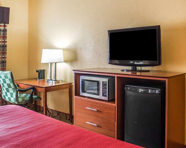  - Quality Inn Manitowoc - I-43, Exit 149