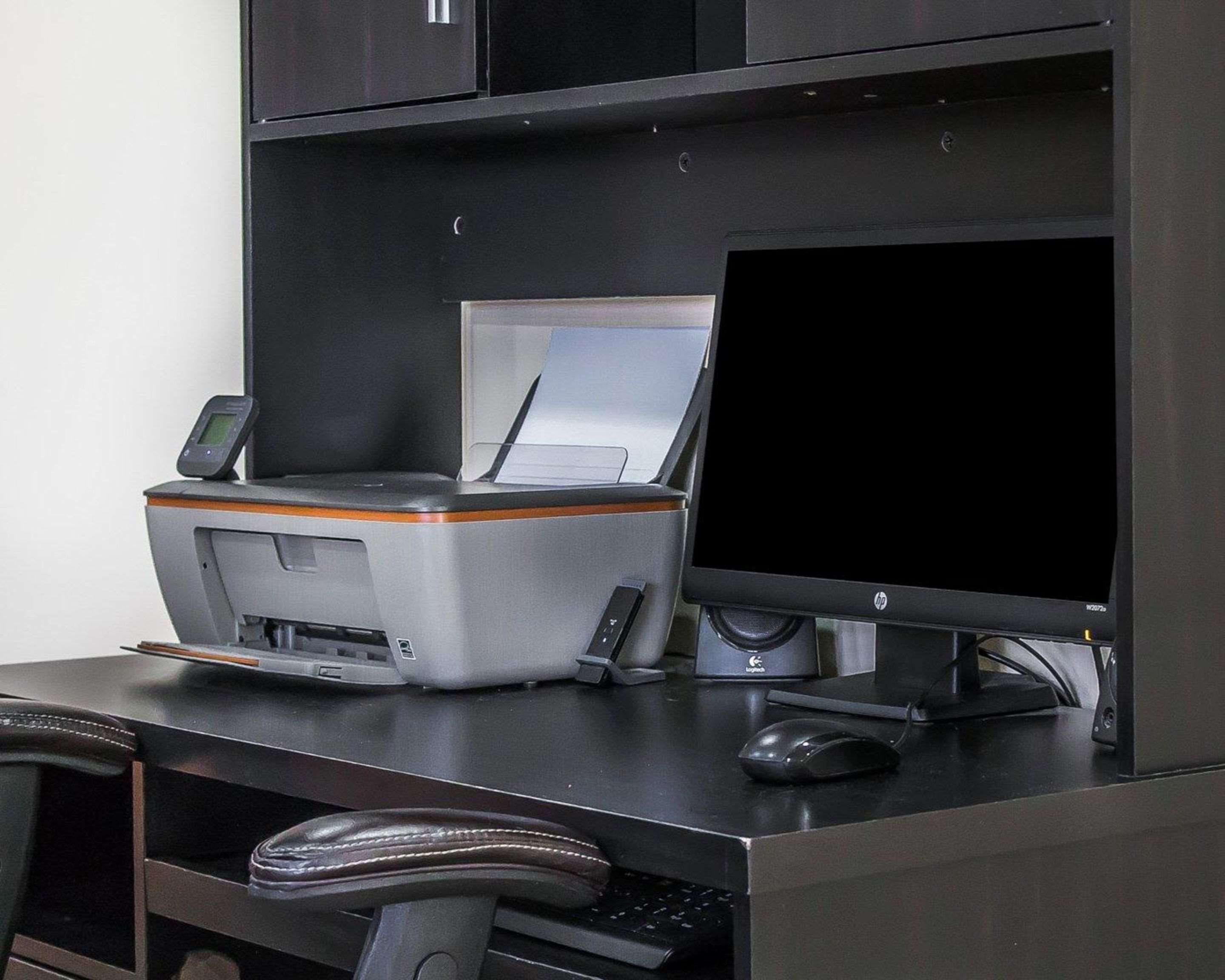 Business center | Quality Inn Manitowoc