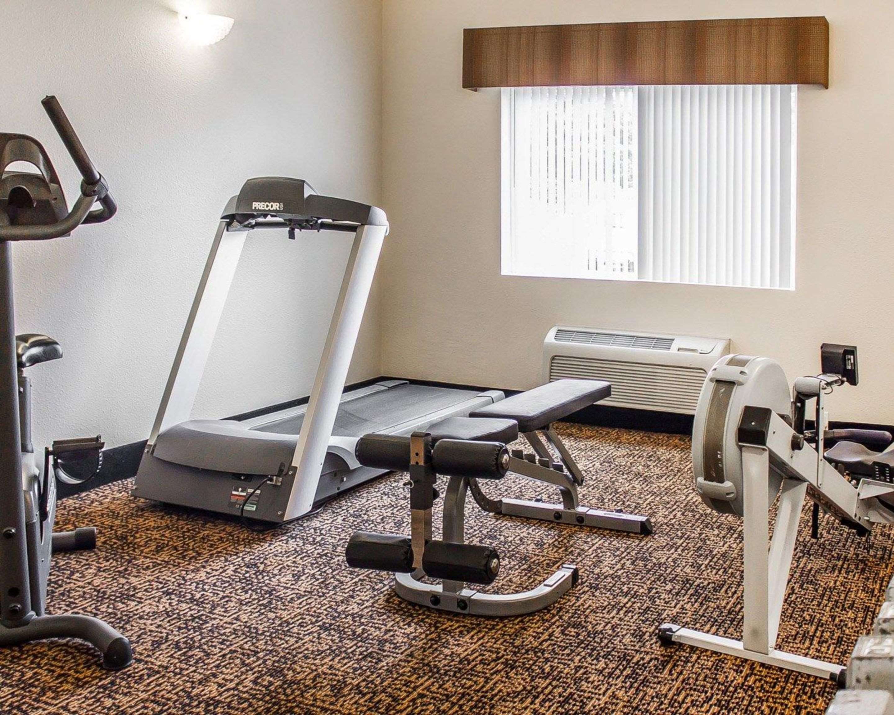 Fitness center | Quality Inn Manitowoc