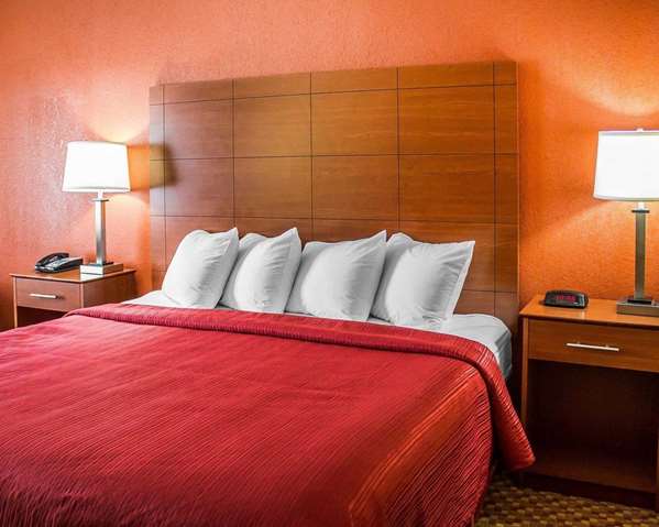  - Quality Inn Manitowoc - I-43, Exit 149