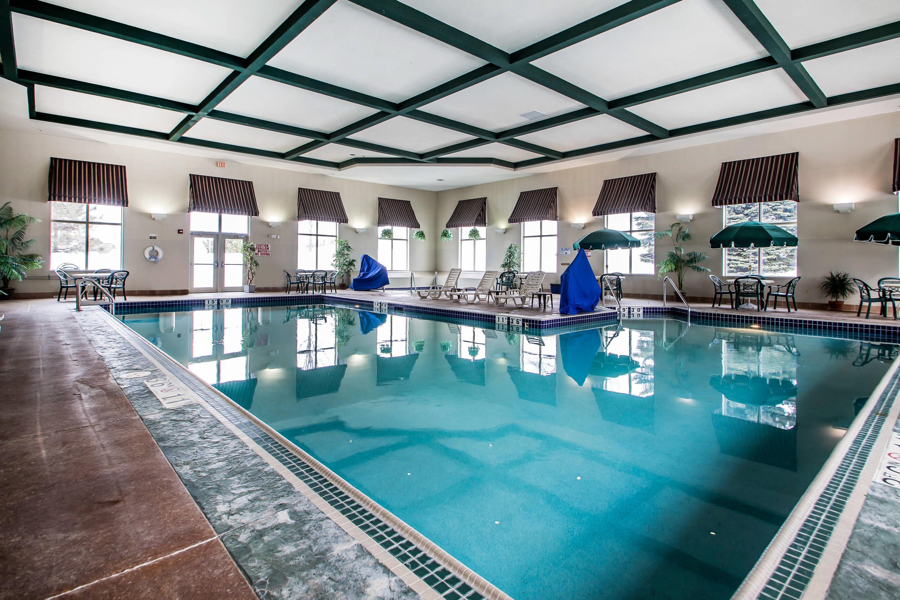 Indoor pool | Comfort Suites Madison West