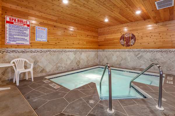 Pool - Comfort Inn Rhinelander
