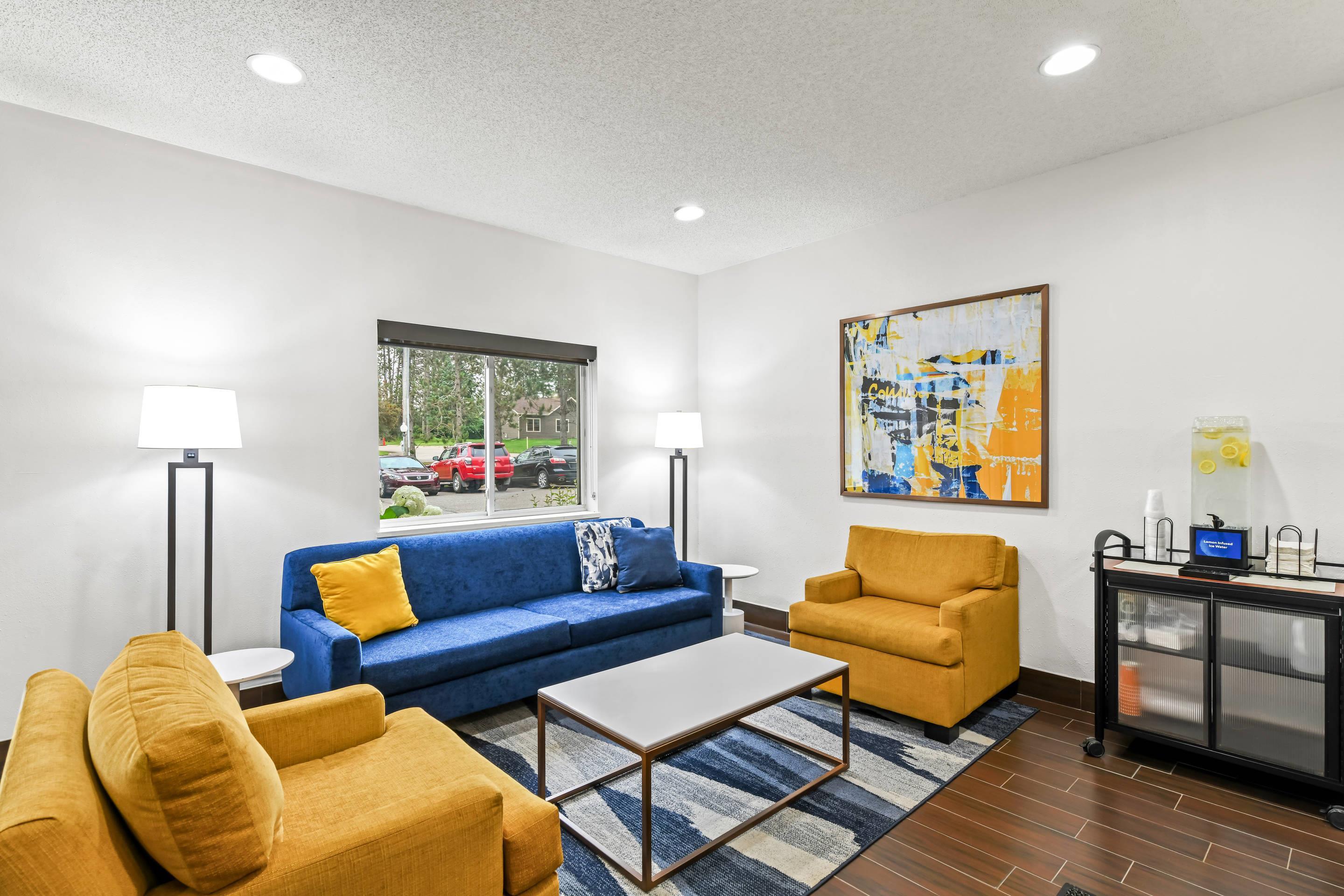 Hotel lobby | Comfort Inn Rhinelander