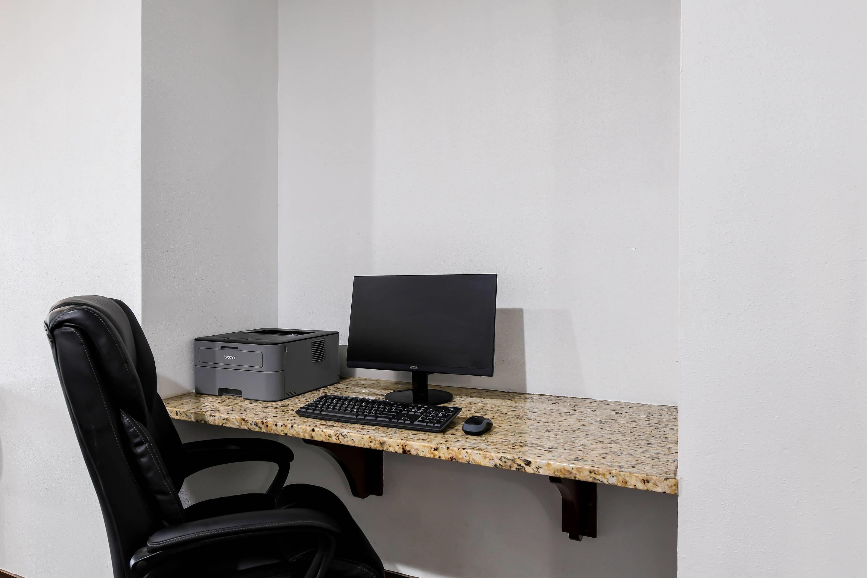 Business center | Comfort Inn Rhinelander
