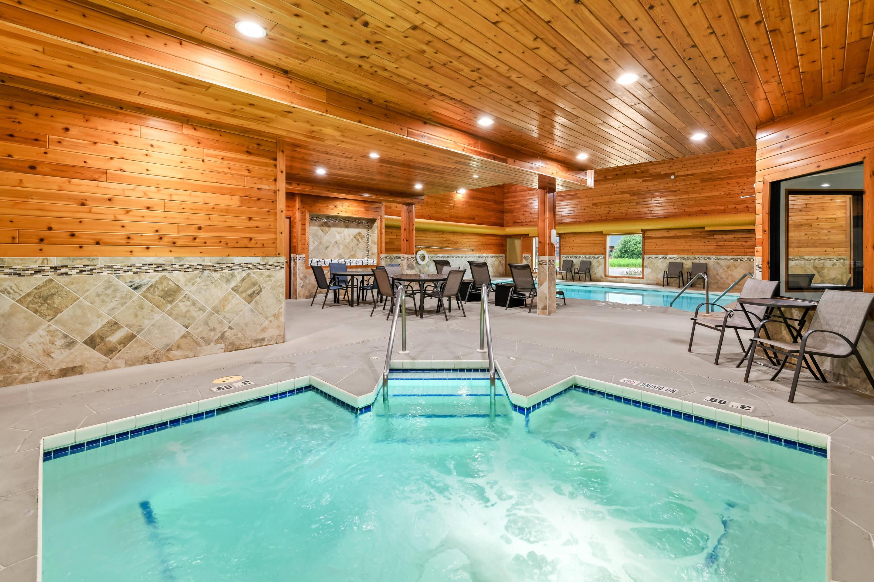 Indoor pool | Comfort Inn Rhinelander