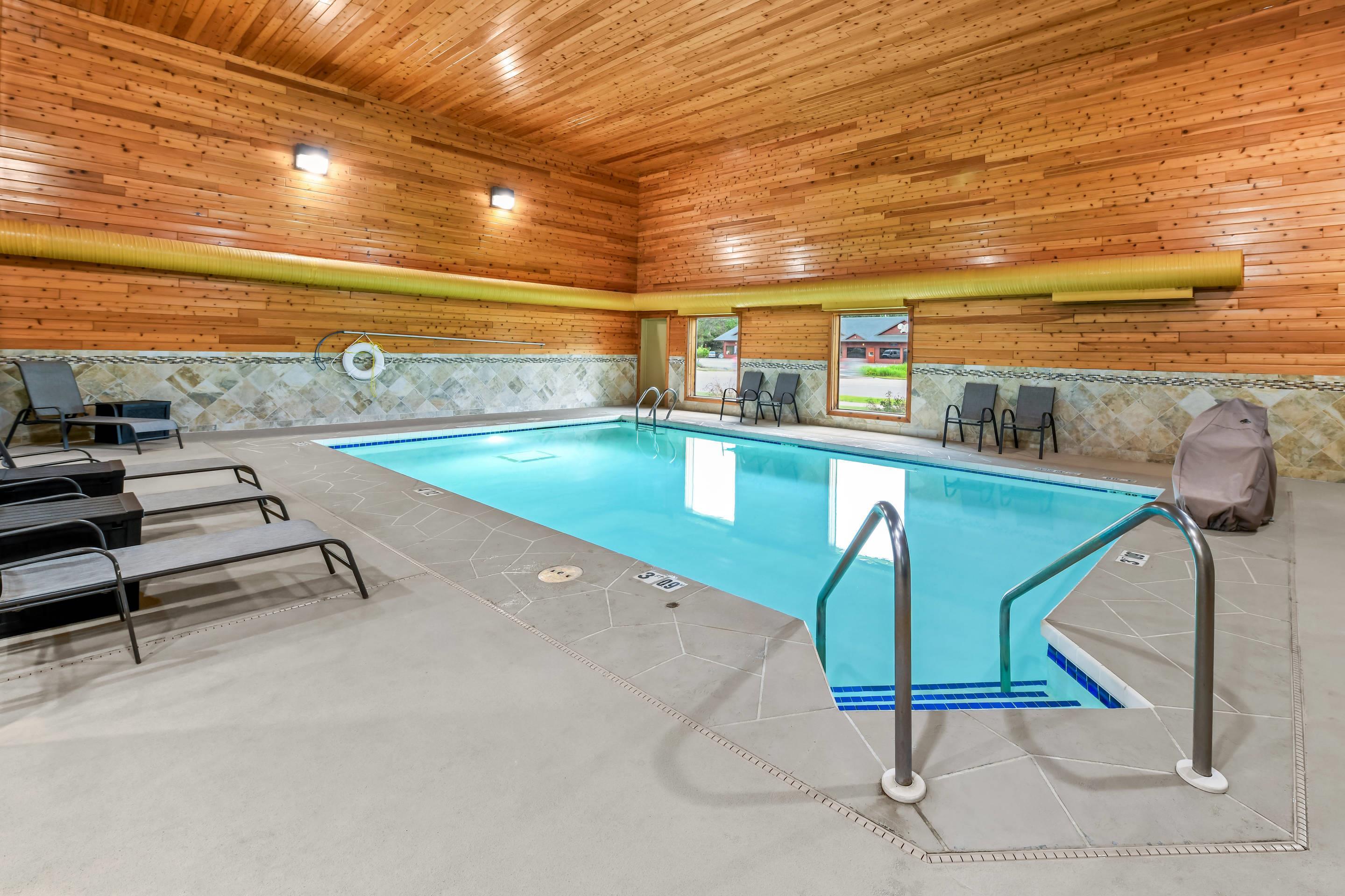 Indoor pool | Comfort Inn Rhinelander