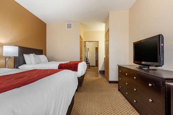 Suite - Comfort Inn & Suites Kenosha - I-41 & I-94, Exit 344