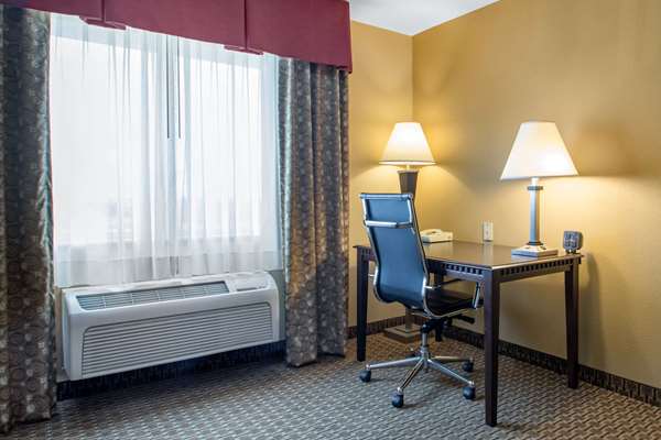  - Comfort Suites Portage - I-39, I-90 & I-94, Exit 108A