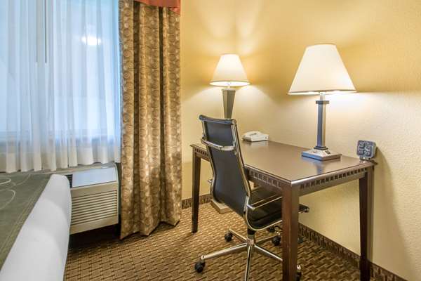 Suite - Comfort Suites Portage - I-39, I-90 & I-94, Exit 108A