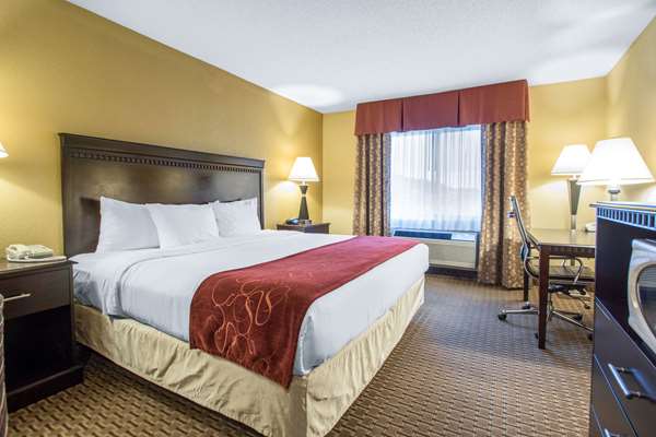Suite - Comfort Suites Portage - I-39, I-90 & I-94, Exit 108A