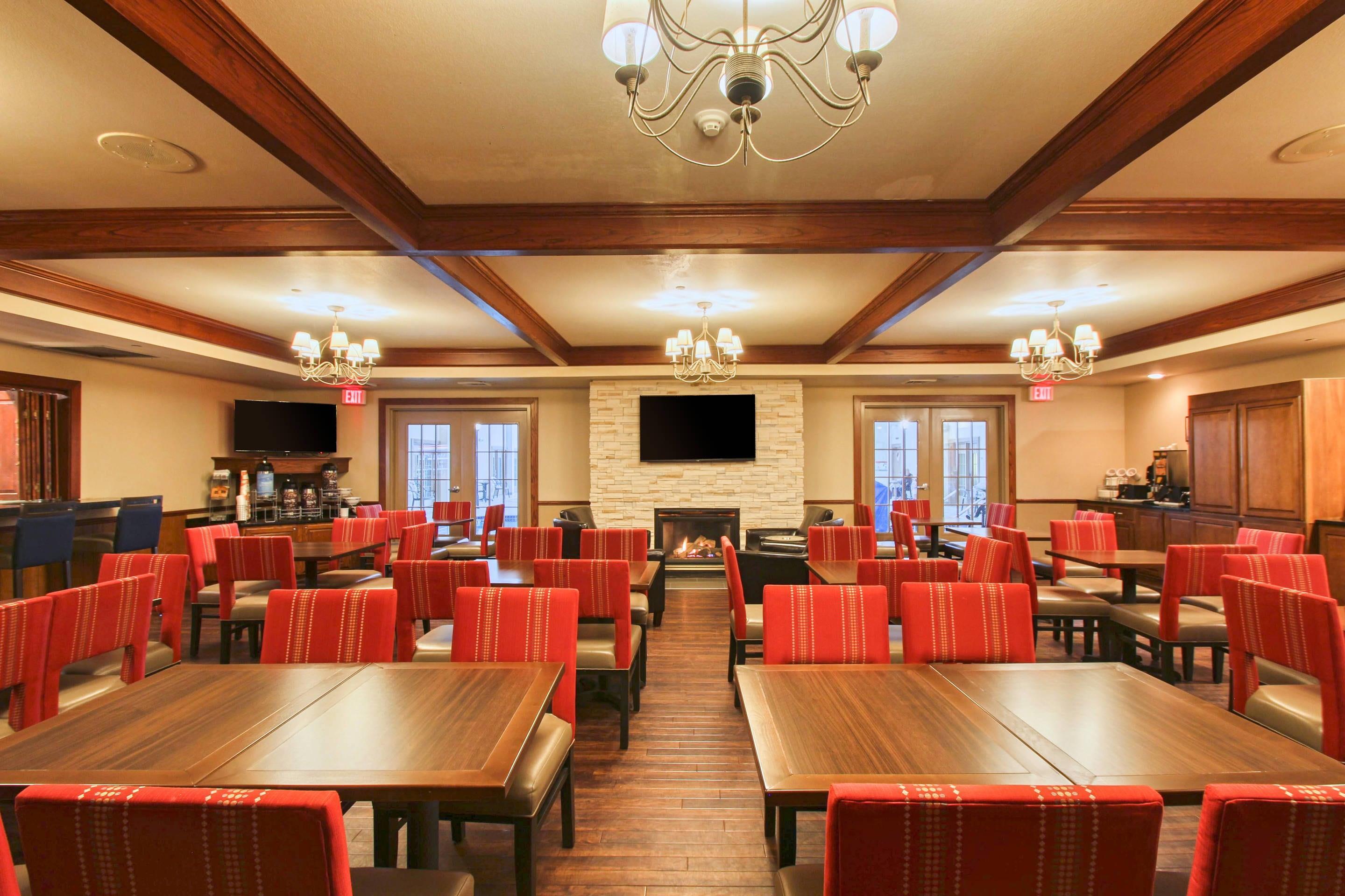 Hotel bar | Comfort Suites Milwaukee Airport