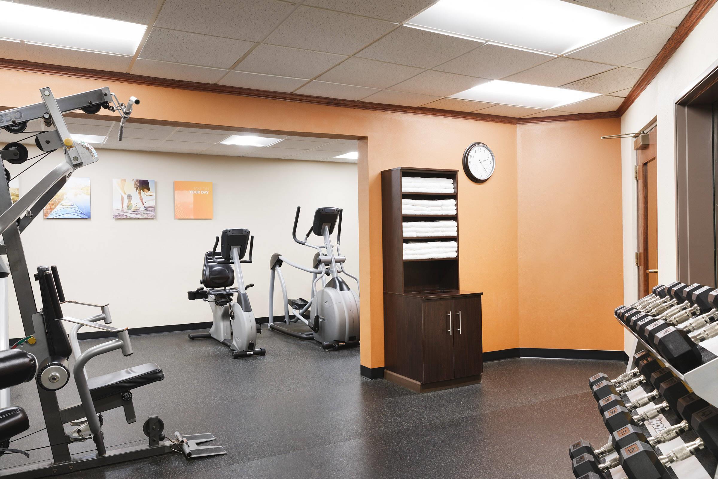 Exercise room | Comfort Suites Milwaukee Airport