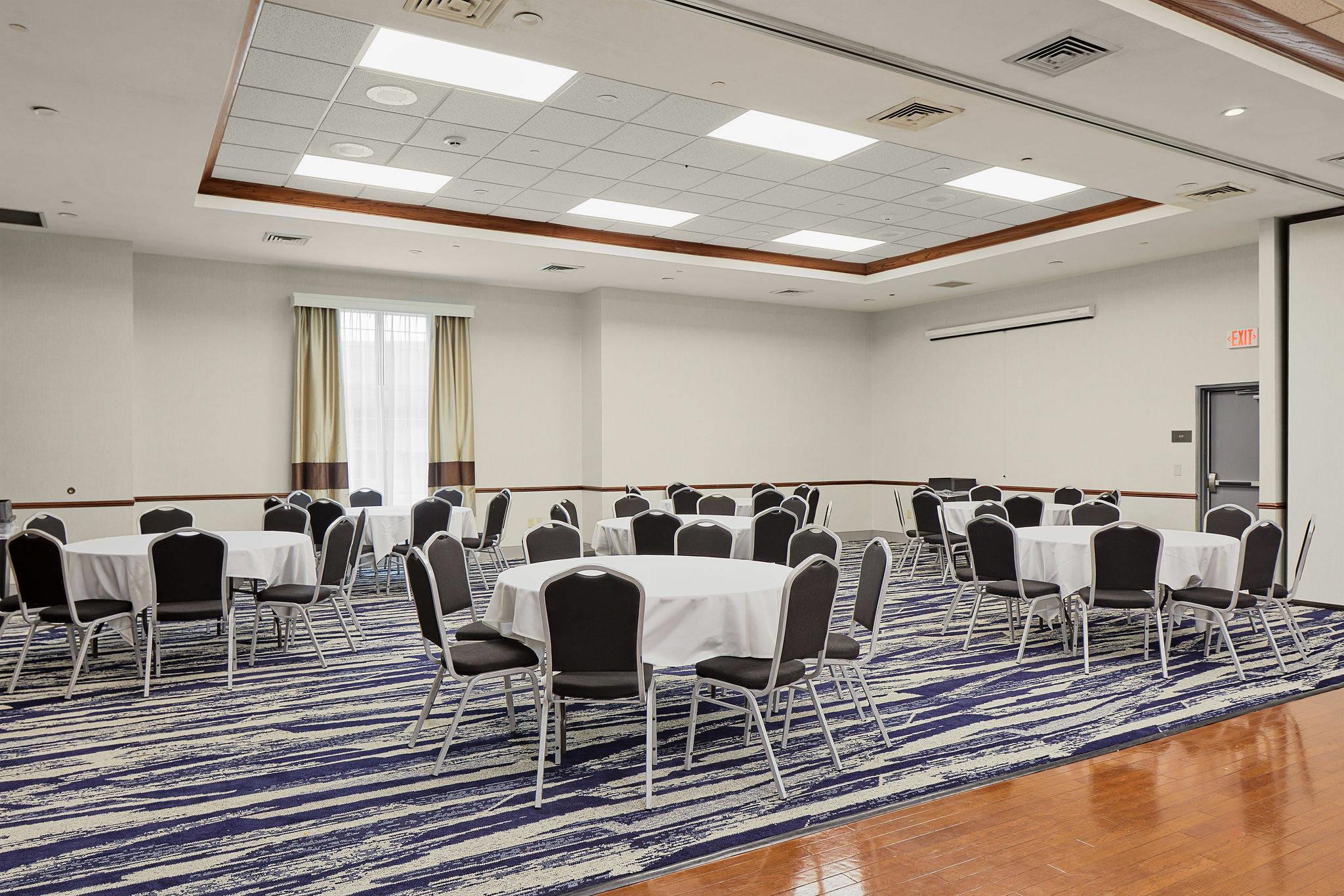 Event space | Comfort Suites Milwaukee Airport