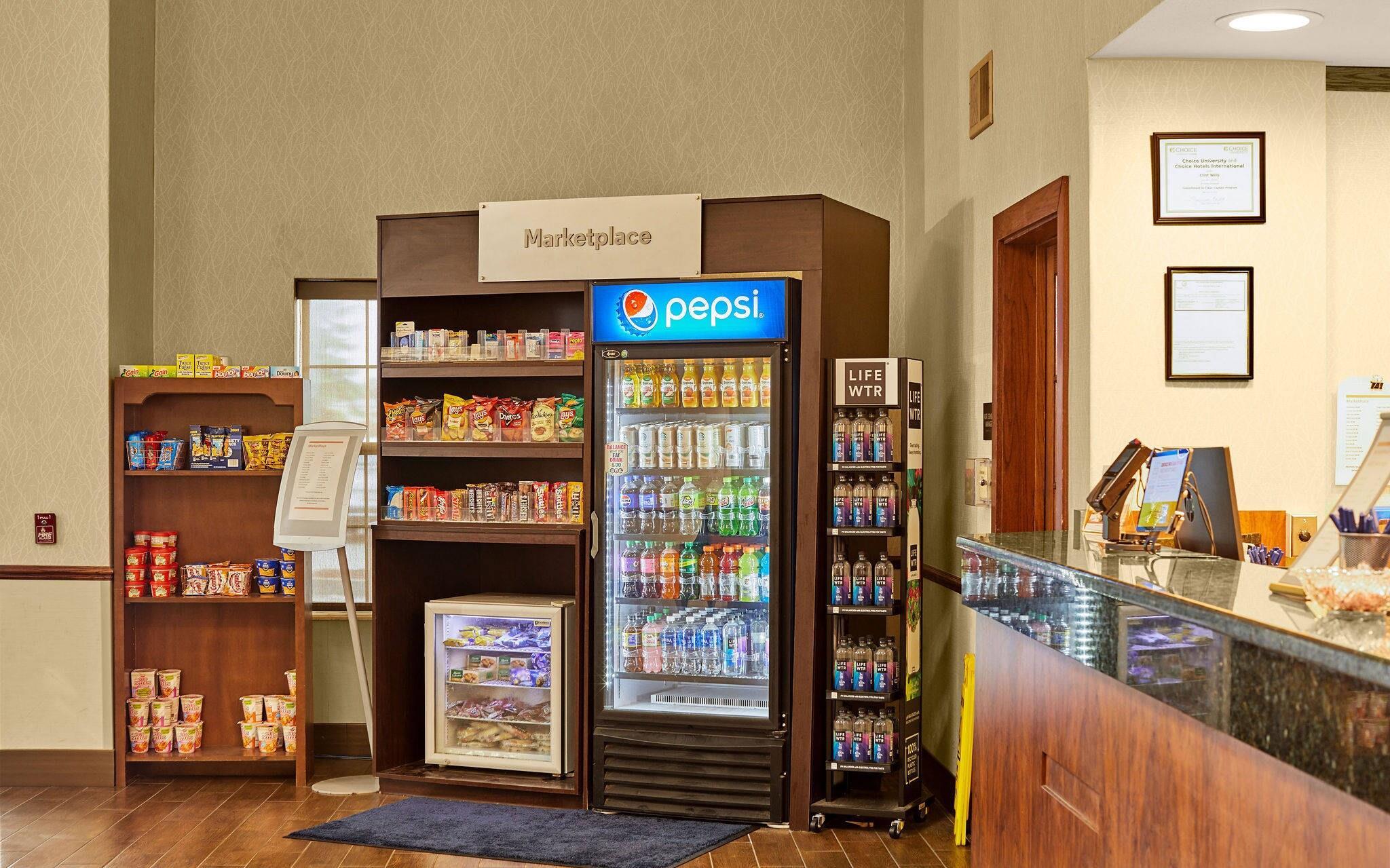 Hotel marketplace | Comfort Suites Milwaukee Airport