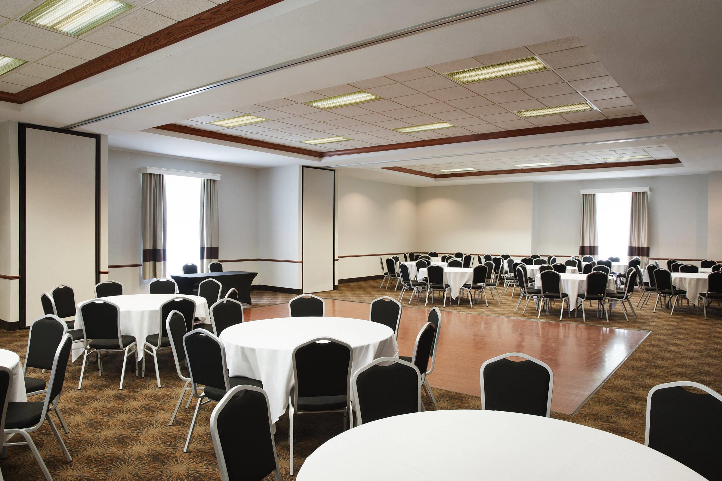 Conference Room | Comfort Suites Milwaukee Airport