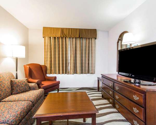 Suite - Quality Inn & Suites Stoughton