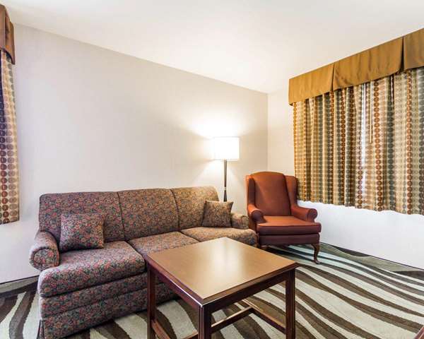 Suite - Quality Inn & Suites Stoughton