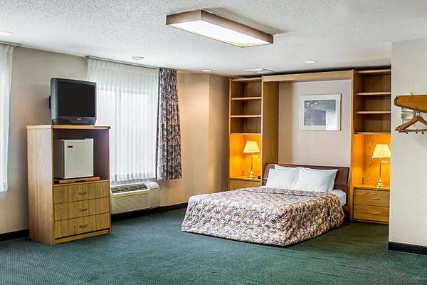 Suite - Rodeway Inn Abbotsford