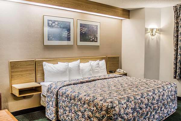 Suite - Rodeway Inn Abbotsford