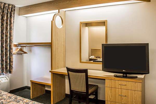 Suite - Rodeway Inn Abbotsford